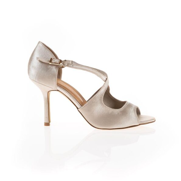 Aurelia Nute (2) Aurelia Nute (2)